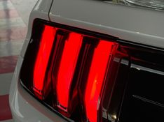 Ford MUSTANG 5.0 V8 TI-VCT GASOLINA BLACK SHADOW SELECTSHIFT 2019/2020 CASTELLAN E TOMAZONI MOTORS CAXIAS DO SUL / Carros no Vale