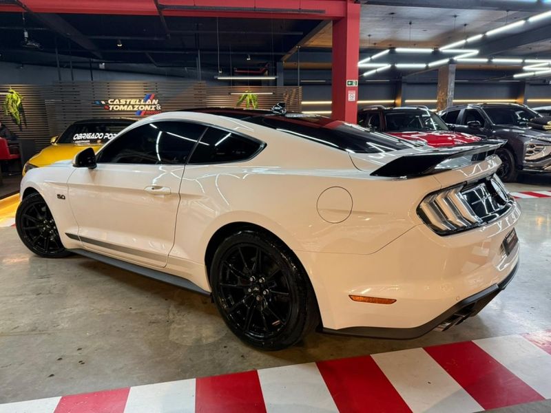 Ford MUSTANG 5.0 V8 TI-VCT GASOLINA BLACK SHADOW SELECTSHIFT 2019/2020 CASTELLAN E TOMAZONI MOTORS CAXIAS DO SUL / Carros no Vale Ford MUSTANG 5.0 V8 TI-VCT GASOLINA BLACK SHADOW SELECTSHIFT 2019/2020 CASTELLAN E TOMAZONI MOTORS CAXIAS DO SUL / Carros no Vale