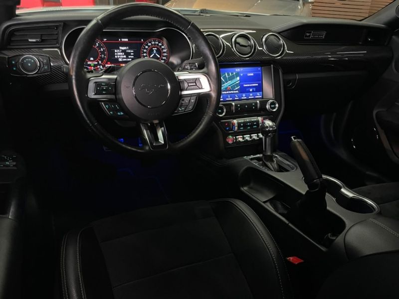 Ford MUSTANG 5.0 V8 TI-VCT GASOLINA BLACK SHADOW SELECTSHIFT 2019/2020 CASTELLAN E TOMAZONI MOTORS CAXIAS DO SUL / Carros no Vale