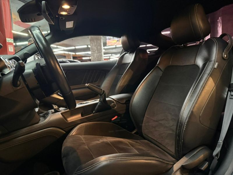Ford MUSTANG 5.0 V8 TI-VCT GASOLINA BLACK SHADOW SELECTSHIFT 2019/2020 CASTELLAN E TOMAZONI MOTORS CAXIAS DO SUL / Carros no Vale Ford MUSTANG 5.0 V8 TI-VCT GASOLINA BLACK SHADOW SELECTSHIFT 2019/2020 CASTELLAN E TOMAZONI MOTORS CAXIAS DO SUL / Carros no Vale