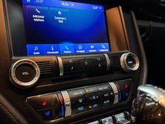 Ford MUSTANG 5.0 V8 TI-VCT GASOLINA BLACK SHADOW SELECTSHIFT 2019/2020 CASTELLAN E TOMAZONI MOTORS CAXIAS DO SUL / Carros no Vale