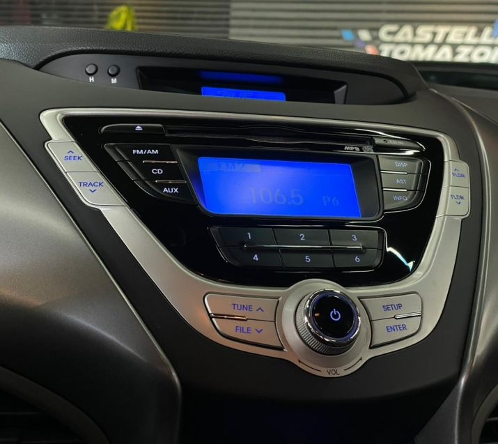 Hyundai ELANTRA 2.0 GLS 16V FLEX 4P AUTOMÁTICO 2011/2012 CASTELLAN E TOMAZONI MOTORS CAXIAS DO SUL / Carros no Vale Hyundai ELANTRA 2.0 GLS 16V FLEX 4P AUTOMÁTICO 2011/2012 CASTELLAN E TOMAZONI MOTORS CAXIAS DO SUL / Carros no Vale