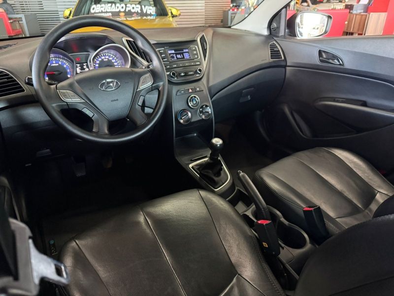 Hyundai HB20 1.0 UNIQUE 12V FLEX 4P MANUAL 2019/2019 CASTELLAN E TOMAZONI MOTORS CAXIAS DO SUL / Carros no Vale
