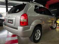 Hyundai TUCSON 2.0 MPFI GL 16V 142CV 2WD GASOLINA 4P AUTOMÁTICO 2009/2010 CASTELLAN E TOMAZONI MOTORS CAXIAS DO SUL / Carros no Vale
