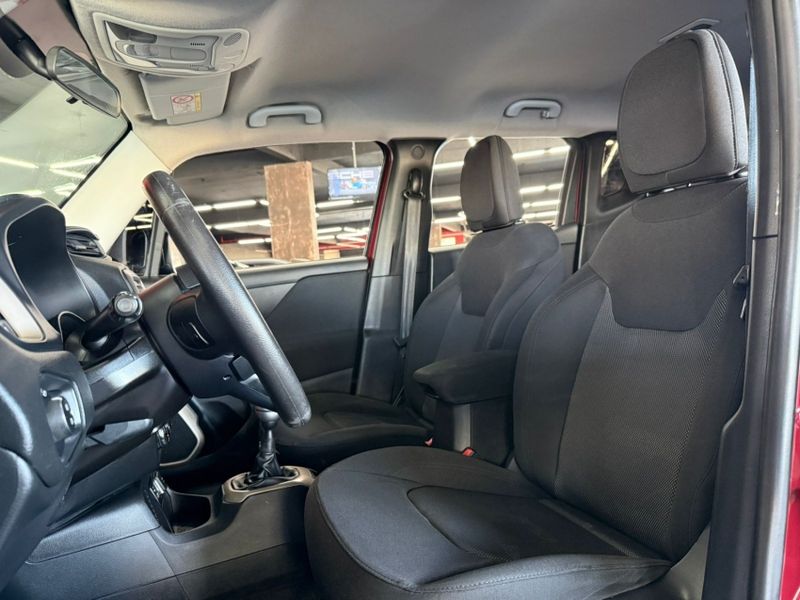 JEEP RENEGADE 1.8 16V FLEX SPORT 4P MANUAL 2018/2018 CASTELLAN E TOMAZONI MOTORS CAXIAS DO SUL / Carros no Vale JEEP RENEGADE 1.8 16V FLEX SPORT 4P MANUAL 2018/2018 CASTELLAN E TOMAZONI MOTORS CAXIAS DO SUL / Carros no Vale