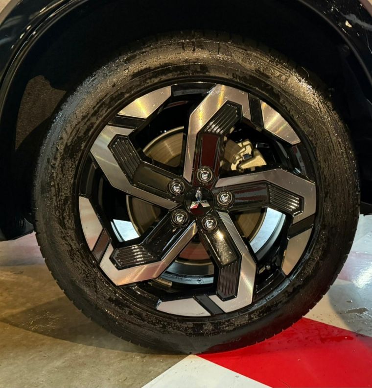 Mitsubishi ECLIPSE CROSS 1.5 MIVEC TURBO GASOLINA HPE-S BLACK S-AWC CVT 2025/2026 CASTELLAN E TOMAZONI MOTORS CAXIAS DO SUL / Carros no Vale Mitsubishi ECLIPSE CROSS 1.5 MIVEC TURBO GASOLINA HPE-S BLACK S-AWC CVT 2025/2026 CASTELLAN E TOMAZONI MOTORS CAXIAS DO SUL / Carros no Vale