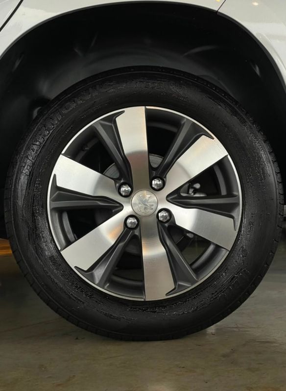 Peugeot 2008 1.6 16V THP FLEX GRIFFE 4P MANUAL 2015/2016 CASTELLAN E TOMAZONI MOTORS CAXIAS DO SUL / Carros no Vale