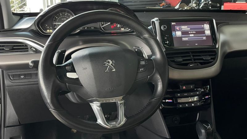 Peugeot 208 1.6 GRIFFE 16V FLEX 4P AUTOMÁTICO 2017/2017 CASTELLAN E TOMAZONI MOTORS CAXIAS DO SUL / Carros no Vale Peugeot 208 1.6 GRIFFE 16V FLEX 4P AUTOMÁTICO 2017/2017 CASTELLAN E TOMAZONI MOTORS CAXIAS DO SUL / Carros no Vale