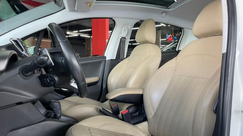 Peugeot 208 1.6 GRIFFE 16V FLEX 4P AUTOMÁTICO 2017/2017 CASTELLAN E TOMAZONI MOTORS CAXIAS DO SUL / Carros no Vale Peugeot 208 1.6 GRIFFE 16V FLEX 4P AUTOMÁTICO 2017/2017 CASTELLAN E TOMAZONI MOTORS CAXIAS DO SUL / Carros no Vale