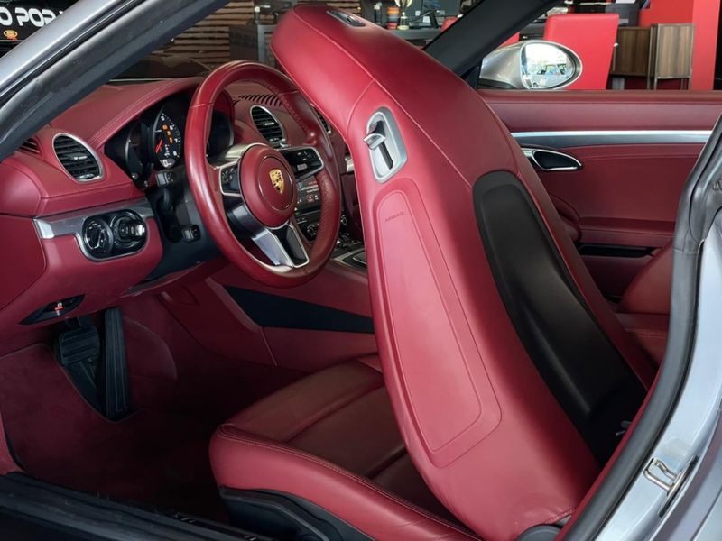 Porsche 718 2.0 16V H4 GASOLINA CAYMAN PDK 2019/2020 CASTELLAN E TOMAZONI MOTORS CAXIAS DO SUL / Carros no Vale Porsche 718 2.0 16V H4 GASOLINA CAYMAN PDK 2019/2020 CASTELLAN E TOMAZONI MOTORS CAXIAS DO SUL / Carros no Vale