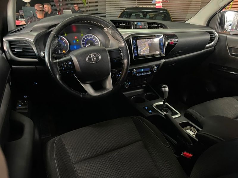 Toyota HILUX 2.8 SR 4X4 CD 16V DIESEL 4P AUTOMÁTICO 2018/2019 CASTELLAN E TOMAZONI MOTORS CAXIAS DO SUL / Carros no Vale