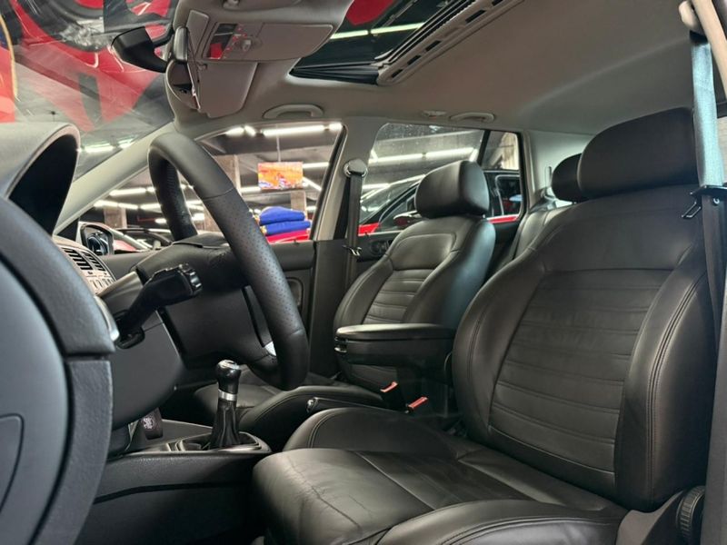 Volkswagen GOLF 1.6 MI SPORTLINE LIMITED EDITION 8V FLEX 4P MANUAL 2012/2013 CASTELLAN E TOMAZONI MOTORS CAXIAS DO SUL / Carros no Vale Volkswagen GOLF 1.6 MI SPORTLINE LIMITED EDITION 8V FLEX 4P MANUAL 2012/2013 CASTELLAN E TOMAZONI MOTORS CAXIAS DO SUL / Carros no Vale
