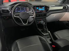 Volkswagen T-CROSS 1.4 250 TSI TOTAL FLEX HIGHLINE AUTOMÁTICO 2022/2022 CASTELLAN E TOMAZONI MOTORS CAXIAS DO SUL / Carros no Vale