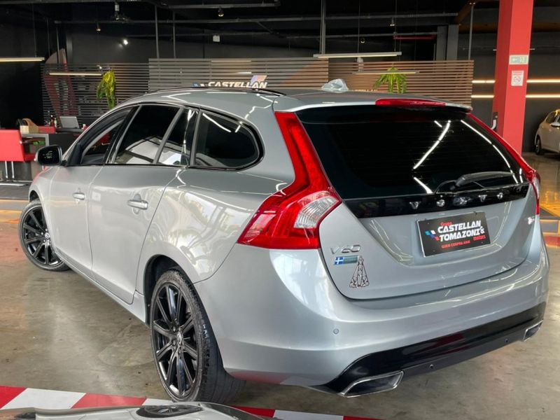 Volvo V60 2.0 T5 MOMENTUM TURBO GASOLINA 4P AUTOMÁTICO 2016/2016 CASTELLAN E TOMAZONI MOTORS CAXIAS DO SUL / Carros no Vale Volvo V60 2.0 T5 MOMENTUM TURBO GASOLINA 4P AUTOMÁTICO 2016/2016 CASTELLAN E TOMAZONI MOTORS CAXIAS DO SUL / Carros no Vale