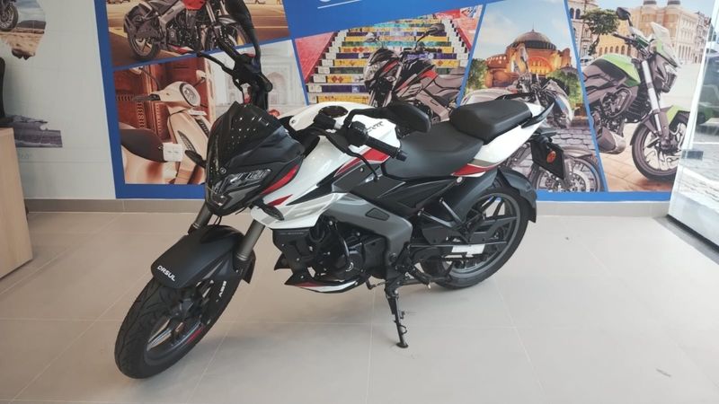 Bajaj Dominar NS 160 2025/2026 DRSUL SEMINOVOS CAXIAS DO SUL – LAJEADO – SANTA CRUZ DO SUL / Carros no Vale
