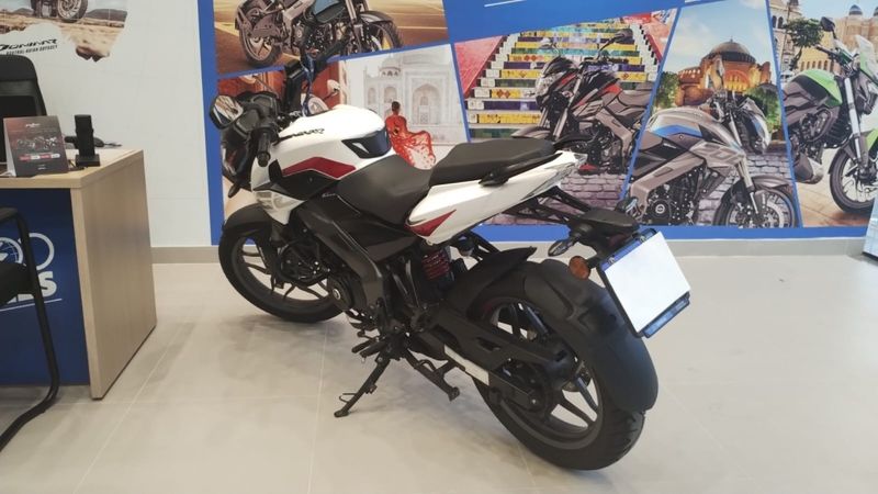 Bajaj Dominar NS 160 2025/2026 DRSUL SEMINOVOS CAXIAS DO SUL – LAJEADO – SANTA CRUZ DO SUL / Carros no Vale