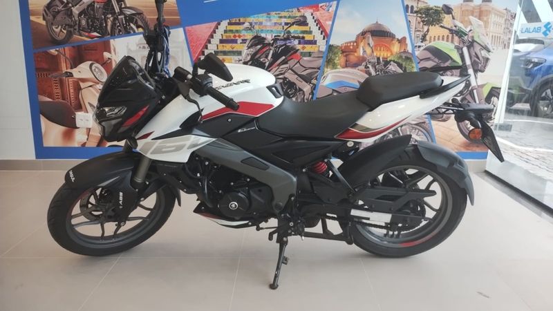 Bajaj Dominar NS 160 2025/2026 DRSUL SEMINOVOS CAXIAS DO SUL – LAJEADO – SANTA CRUZ DO SUL / Carros no Vale