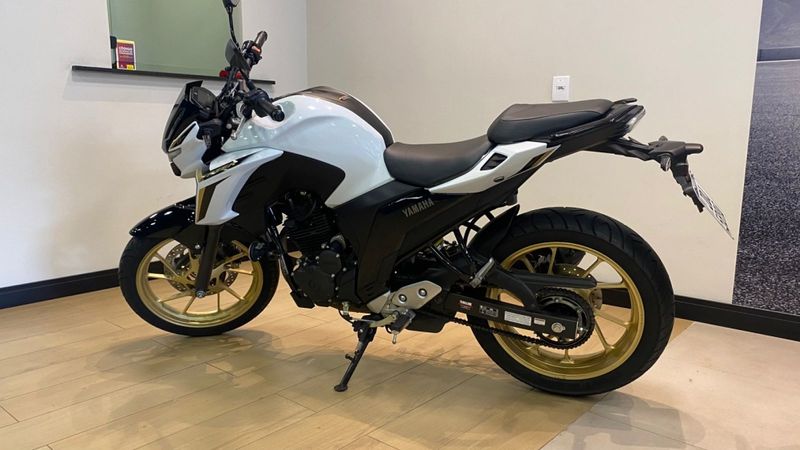 Yamaha Fazer 250 2025/2025 DRSUL SEMINOVOS CAXIAS DO SUL – LAJEADO – SANTA CRUZ DO SUL / Carros no Vale