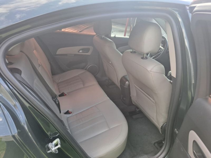 Chevrolet CRUZE 1.8 LTZ 16V FLEX 4P AUTOMÁTICO 2013/2014 CAMINHÕES & CAMIONETAS PASSO FUNDO / Carros no Vale
