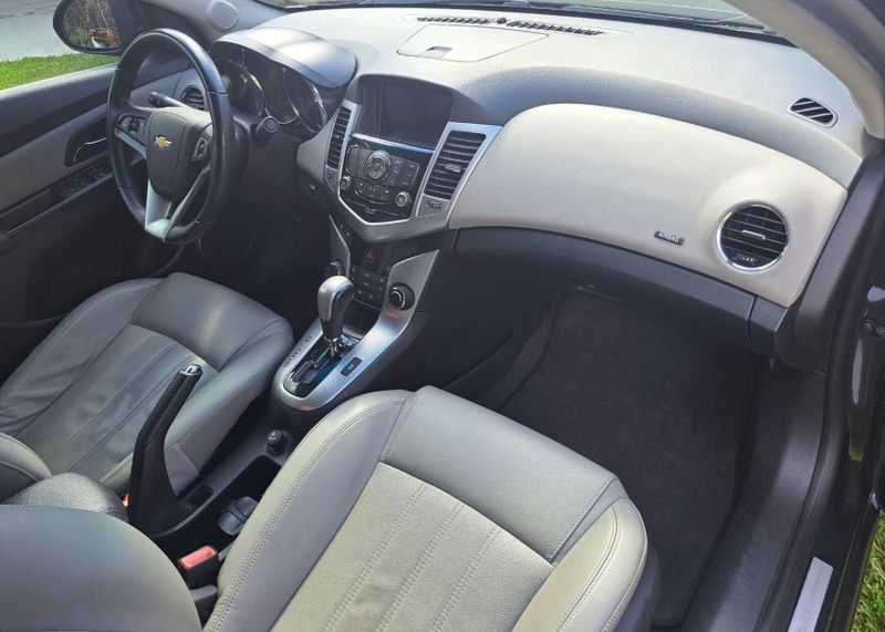Chevrolet CRUZE 1.8 LTZ 16V FLEX 4P AUTOMÁTICO 2013/2014 CAMINHÕES & CAMIONETAS PASSO FUNDO / Carros no Vale