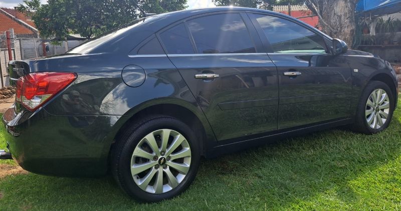 Chevrolet CRUZE 1.8 LTZ 16V FLEX 4P AUTOMÁTICO 2013/2014 CAMINHÕES & CAMIONETAS PASSO FUNDO / Carros no Vale