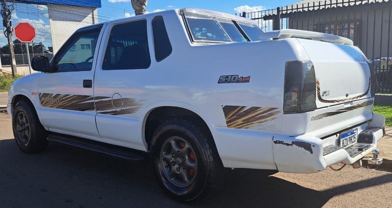 Chevrolet S10 2.2 EFI DLX 4X2 CD 8V GASOLINA 4P MANUAL 1995/1996 CAMINHÕES & CAMIONETAS PASSO FUNDO / Carros no Vale Chevrolet S10 2.2 EFI DLX 4X2 CD 8V GASOLINA 4P MANUAL 1995/1996 CAMINHÕES & CAMIONETAS PASSO FUNDO / Carros no Vale