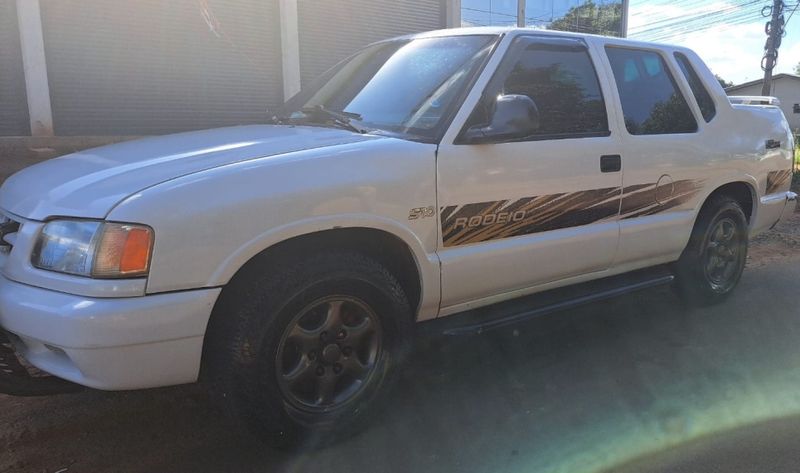 Chevrolet S10 2.2 EFI DLX 4X2 CD 8V GASOLINA 4P MANUAL 1995/1996 CAMINHÕES & CAMIONETAS PASSO FUNDO / Carros no Vale Chevrolet S10 2.2 EFI DLX 4X2 CD 8V GASOLINA 4P MANUAL 1995/1996 CAMINHÕES & CAMIONETAS PASSO FUNDO / Carros no Vale
