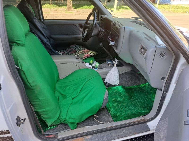 Chevrolet S10 2.2 EFI DLX 4X2 CD 8V GASOLINA 4P MANUAL 1995/1996 CAMINHÕES & CAMIONETAS PASSO FUNDO / Carros no Vale Chevrolet S10 2.2 EFI DLX 4X2 CD 8V GASOLINA 4P MANUAL 1995/1996 CAMINHÕES & CAMIONETAS PASSO FUNDO / Carros no Vale