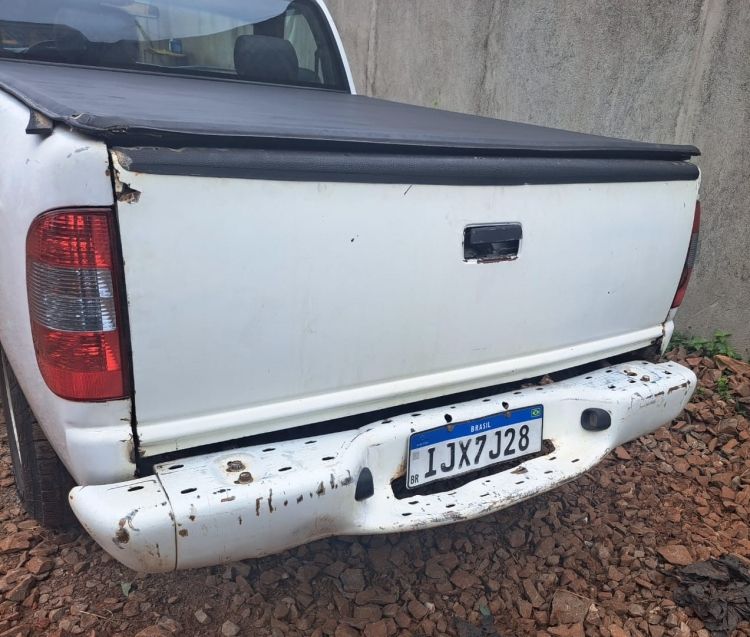 Chevrolet S10 2.8 4X2 CS 12V TURBO INTERCOOLER DIESEL 2P MANUAL 2001/2001 CAMINHÕES & CAMIONETAS PASSO FUNDO / Carros no Vale