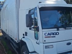 Ford CARGO 2422 3-Eixos Baú 2004/2004 CAMINHÕES & CAMIONETAS PASSO FUNDO / Carros no Vale