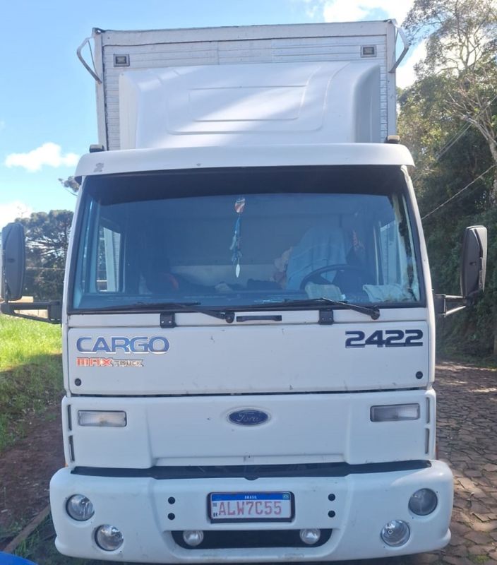 Ford CARGO 2422 3-Eixos Baú 2004/2004 CAMINHÕES & CAMIONETAS PASSO FUNDO / Carros no Vale Ford CARGO 2422 3-Eixos Baú 2004/2004 CAMINHÕES & CAMIONETAS PASSO FUNDO / Carros no Vale
