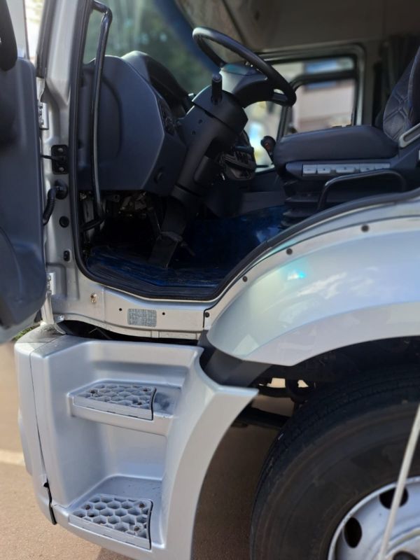 Ford Cargo 2429 E 6×2 Turbo (E5) 2014/2015 CAMINHÕES & CAMIONETAS PASSO FUNDO / Carros no Vale