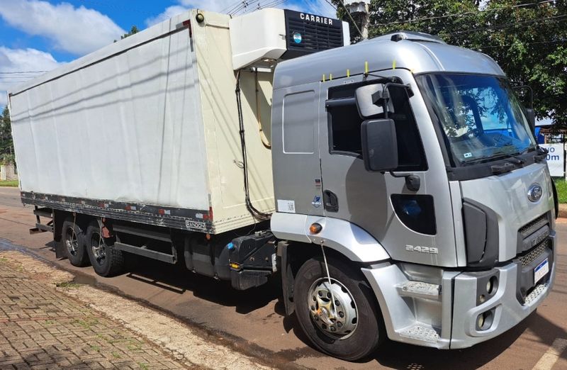 Ford Cargo 2429 E 6×2 Turbo (E5) 2014/2015 CAMINHÕES & CAMIONETAS PASSO FUNDO / Carros no Vale