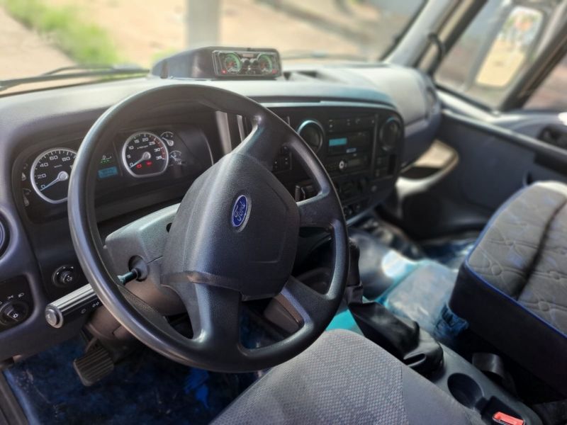 Ford Cargo 2429 E 6×2 Turbo (E5) 2014/2015 CAMINHÕES & CAMIONETAS PASSO FUNDO / Carros no Vale