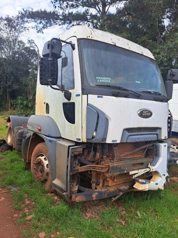 Ford Cargo 2842 E Turbo 6×2 2014/2014 CAMINHÕES & CAMIONETAS PASSO FUNDO / Carros no Vale