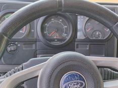Ford Cargo 712 E Turbo Baú 2011/2012 CAMINHÕES & CAMIONETAS PASSO FUNDO / Carros no Vale
