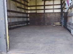 Ford Cargo 712 E Turbo Baú 2011/2012 CAMINHÕES & CAMIONETAS PASSO FUNDO / Carros no Vale