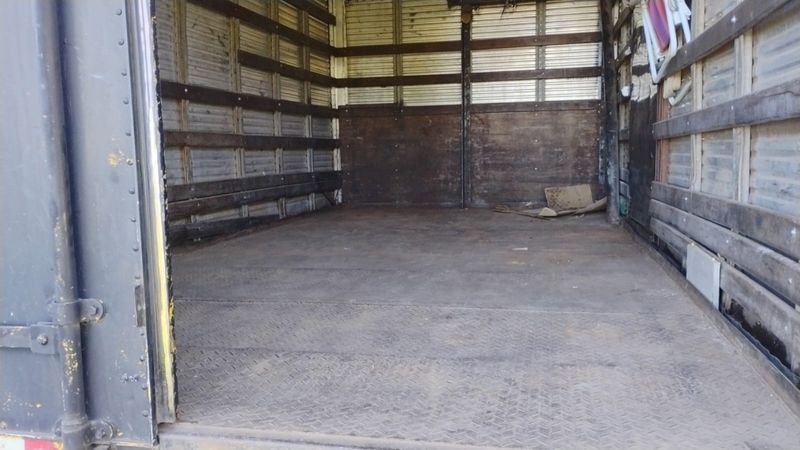 Ford Cargo 712 E Turbo Baú 2011/2012 CAMINHÕES & CAMIONETAS PASSO FUNDO / Carros no Vale