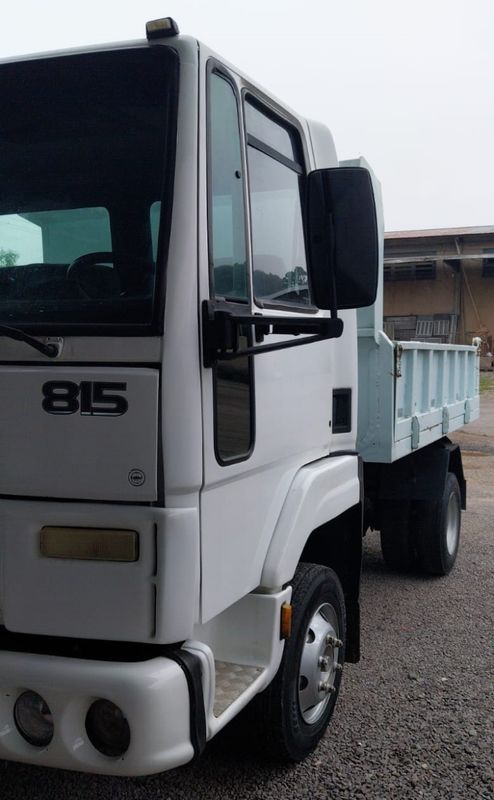Ford Cargo 815 Caçamba 2002/2002 CAMINHÕES & CAMIONETAS PASSO FUNDO / Carros no Vale