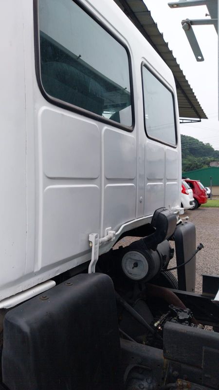 Ford Cargo 815 Caçamba 2002/2002 CAMINHÕES & CAMIONETAS PASSO FUNDO / Carros no Vale
