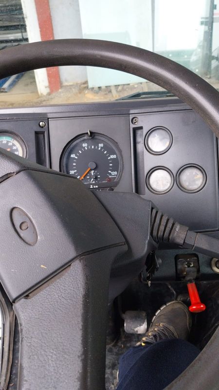 Ford Cargo 815 Caçamba 2002/2002 CAMINHÕES & CAMIONETAS PASSO FUNDO / Carros no Vale