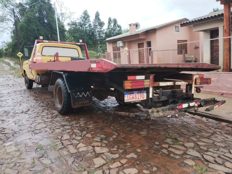 Ford F 4000 F-4000 TURBO MWM 2pPlataforma 1990/1990 CAMINHÕES & CAMIONETAS PASSO FUNDO / Carros no Vale