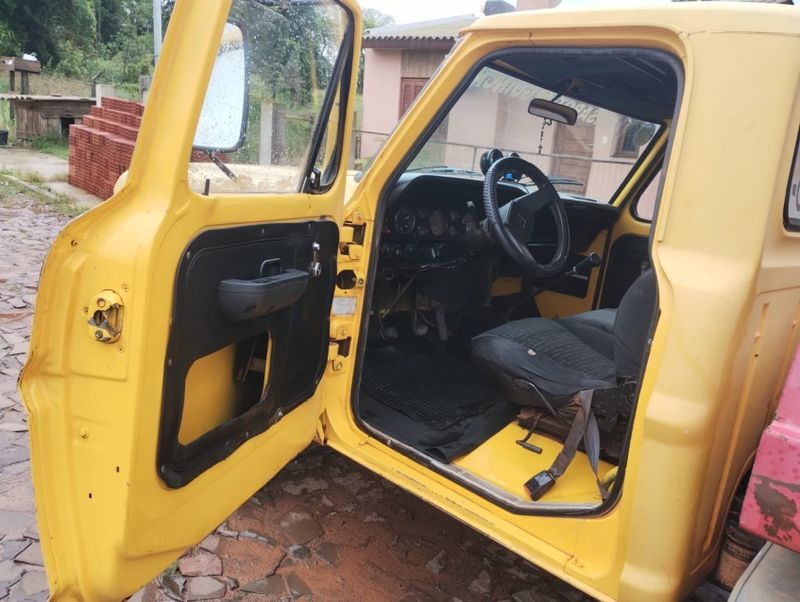 Ford F 4000 F-4000 TURBO MWM 2pPlataforma 1990/1990 CAMINHÕES & CAMIONETAS PASSO FUNDO / Carros no Vale