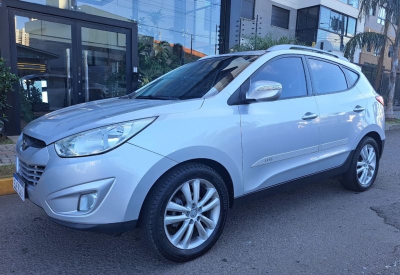 Hyundai IX35 2.0 MPFI GLS 4X2 16V GASOLINA 4P AUTOMÁTICO 2010/2011 CAMINHÕES & CAMIONETAS PASSO FUNDO / Carros no Vale Hyundai IX35 2.0 MPFI GLS 4X2 16V GASOLINA 4P AUTOMÁTICO 2010/2011 CAMINHÕES & CAMIONETAS PASSO FUNDO / Carros no Vale