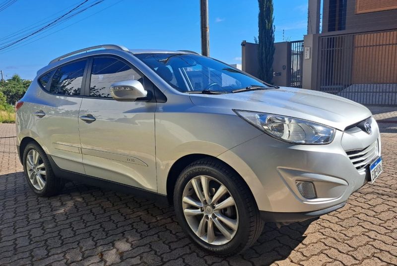 Hyundai IX35 2.0 MPFI GLS 4X2 16V GASOLINA 4P AUTOMÁTICO 2010/2011 CAMINHÕES & CAMIONETAS PASSO FUNDO / Carros no Vale Hyundai IX35 2.0 MPFI GLS 4X2 16V GASOLINA 4P AUTOMÁTICO 2010/2011 CAMINHÕES & CAMIONETAS PASSO FUNDO / Carros no Vale