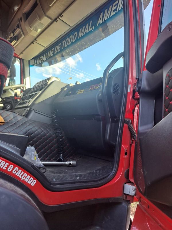 Iveco Stralis 600-S44T TB 6×2 2p (diesel)(E5) 2014/2014 CAMINHÕES & CAMIONETAS PASSO FUNDO / Carros no Vale