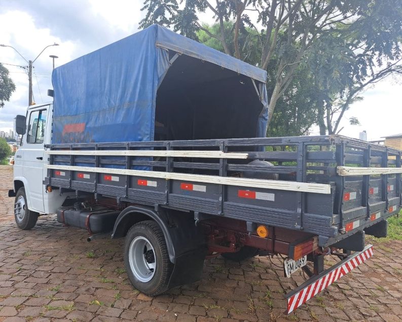 Mercedes-Benz 608 MB 608 D 1980/1980 CAMINHÕES & CAMIONETAS PASSO FUNDO / Carros no Vale