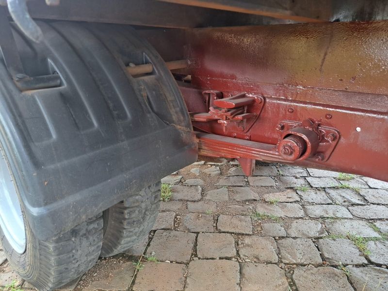 Mercedes-Benz 608 MB 608 D 1980/1980 CAMINHÕES & CAMIONETAS PASSO FUNDO / Carros no Vale