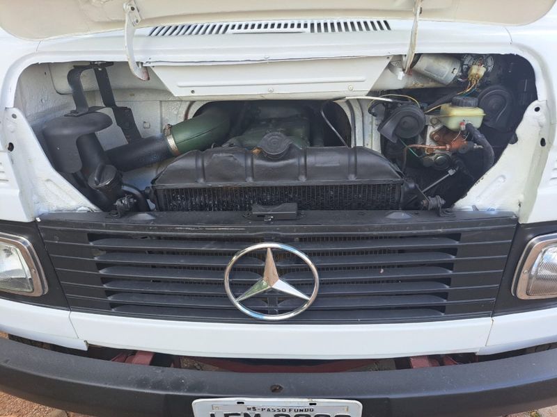 Mercedes-Benz 608 MB 608 D 1980/1980 CAMINHÕES & CAMIONETAS PASSO FUNDO / Carros no Vale