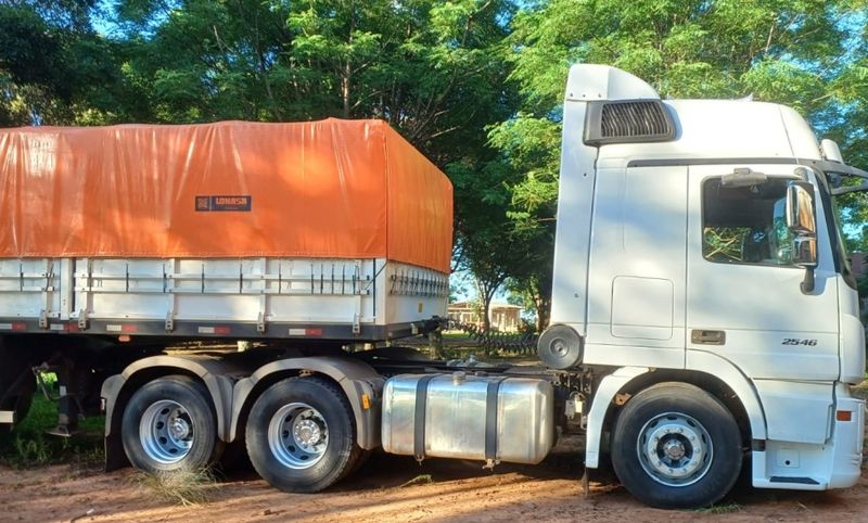 Mercedes-Benz Actros 2546 LS 6×2 + Librelatto 4 Eixos 2023 2018/2019 CAMINHÕES & CAMIONETAS PASSO FUNDO / Carros no Vale
